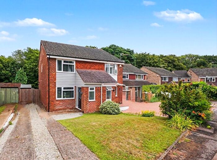 2 Bedroom Semi Detached House For Sale In Plumtree Grove, Hempstead, ME7