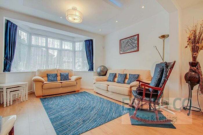 3 Bedroom End Of Terrace House To Rent In Costons Lane, Greenford, UB6