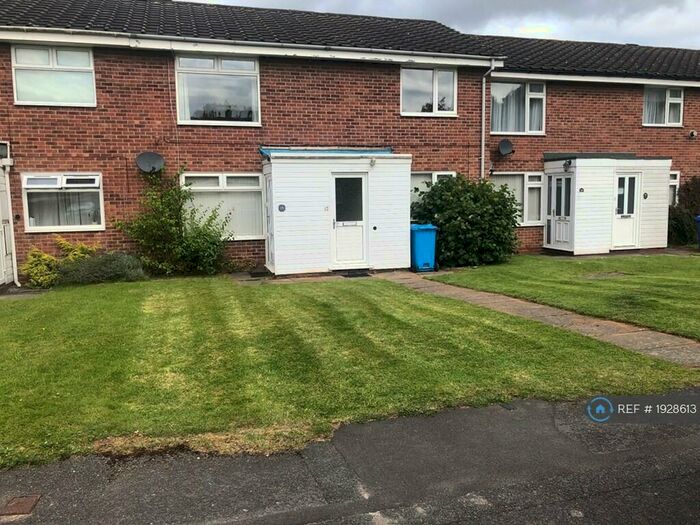 2 Bedroom Flat To Rent In Stanage Green, Mickleover, Derby, DE3