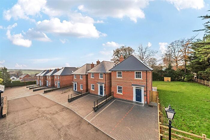 4 Bedroom Detached House For Sale In Salisbury Road, Blandford Forum, DT11