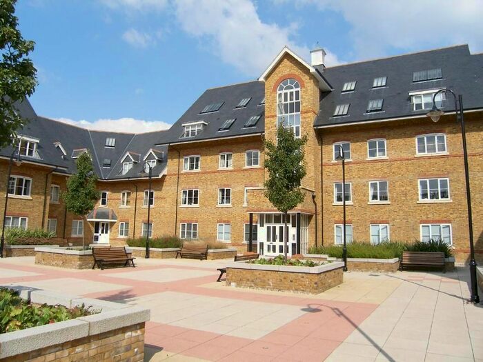 2 Bedroom Flat To Rent In Stewart Place, Ware, Herts, SG12