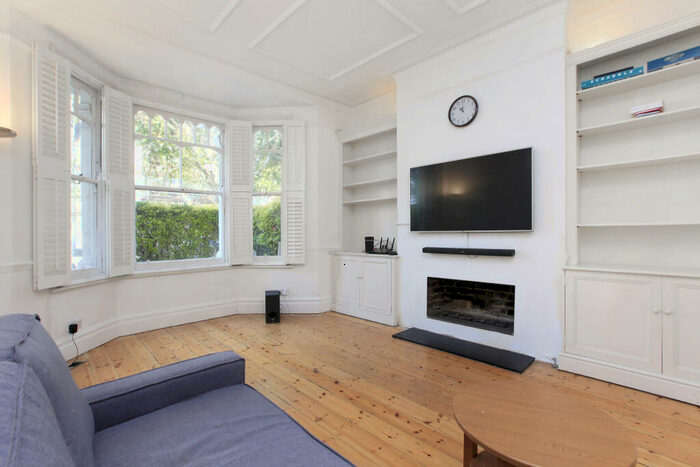 2 Bedroom Flat To Rent In Bowood Road, Battersea, London, SW11