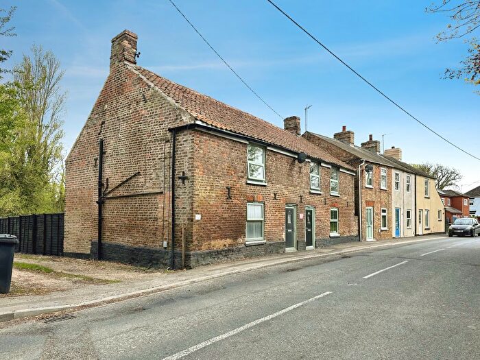 3 Bedroom Semi Detached House To Rent In Croft Road, Wisbech, PE14