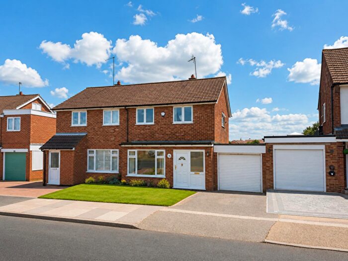 3 Bedroom Semi Detached House For Sale In Cotswold Avenue, Duston, Northampton, NN5