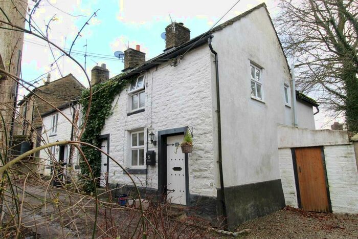 2 Bedroom End Of Terrace House To Rent In Hague Street, Glossop, SK13