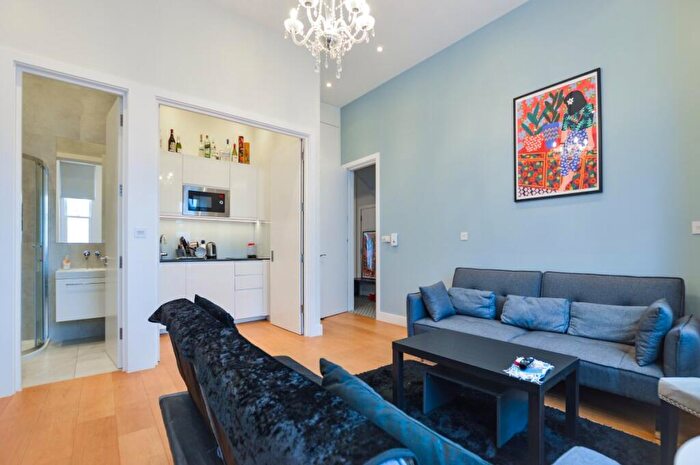 2 Bedroom Apartment To Rent In Hampstead Hill Gardens, Hampstead, NW3