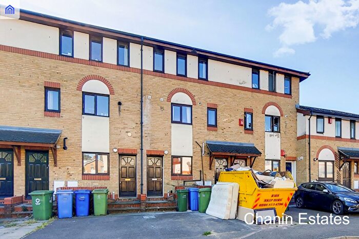 4 Bedroom Terraced House To Rent In Oxley Close, London, SE1