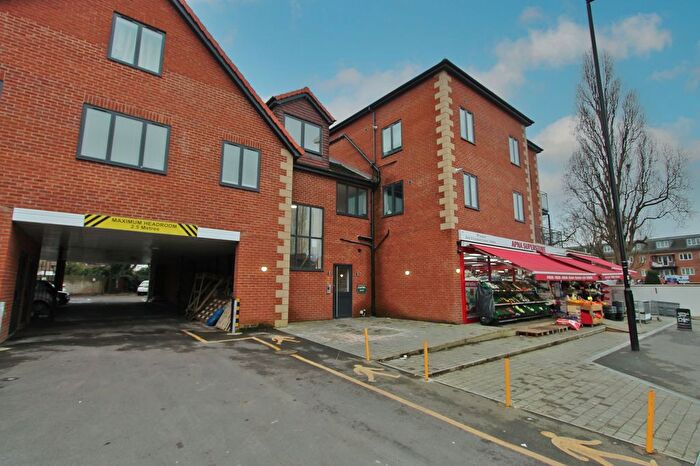 2 Bedroom Flat To Rent In New Heston Road, Elm Tree Court, TW5