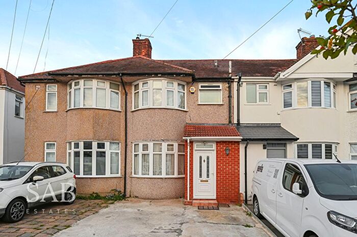 3 Bedroom Terraced House For Sale In Hart Grove, Southall, UB1