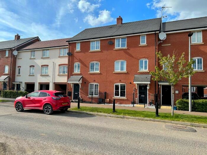 4 Bedroom Town House To Rent In Galapagos Grove, Newton Leys, MK3