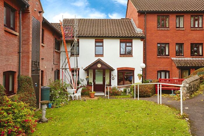 1 Bedroom Flat For Sale In St. Edwards Court, Shaftesbury, SP7