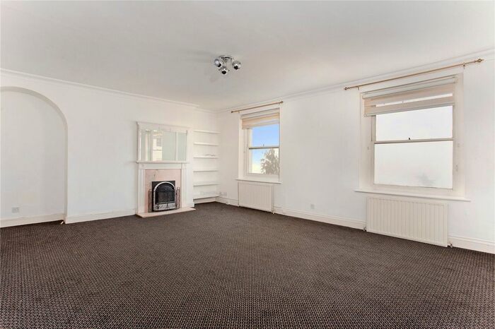 2 Bedroom Flat To Rent In Stuart Court, Richmond Hill, Richmond TW10
