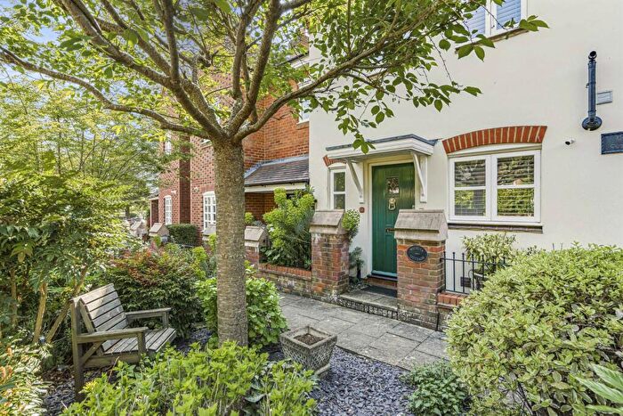 2 Bedroom House For Sale In Malthouse Way, Marlow, SL7