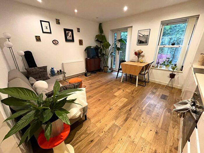 1 Bedroom Flat To Rent In Birstall Road, London, N15