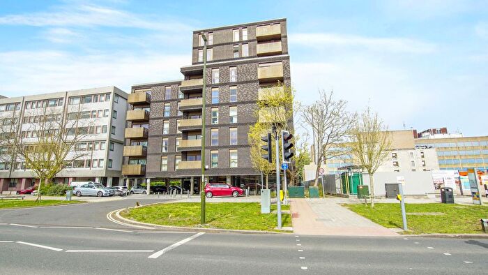 2 Bedroom Flat For Sale In Crawley, RH10