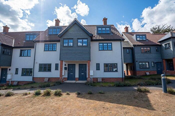 3 Bedroom Mews For Sale In Oaks Court, Thorpeness, IP16