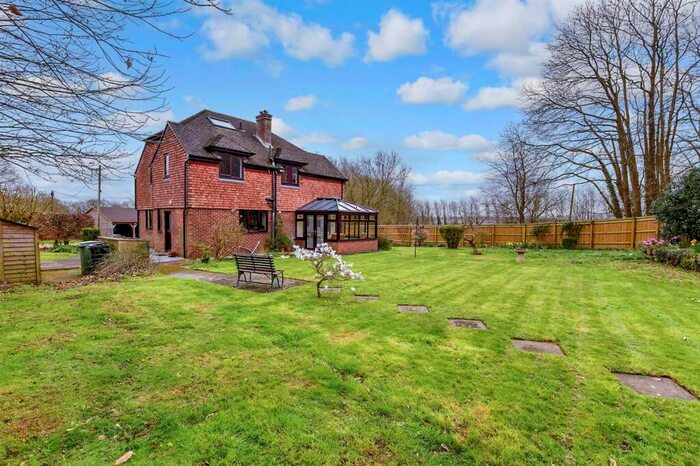 4 Bedroom Detached House For Sale In Malling Road, Teston, Maidstone, Kent, ME18