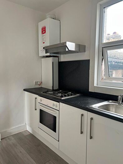 2 Bedroom Flat To Rent In Braemar Road, London, E13