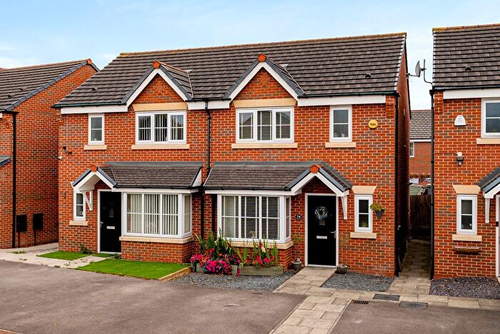 3 Bedroom Semi-Detached House For Sale In Shackleton Avenue, Widnes, WA8