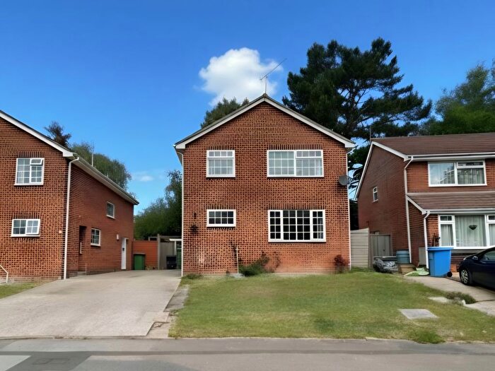 4 Bedroom Detached House To Rent In Lytchett Drive, Broadstone, BH18