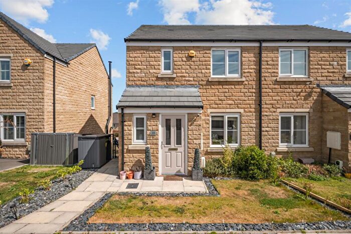 3 Bedroom Semi-Detached House For Sale In Weatherhill Rise, Huddersfield, HD3