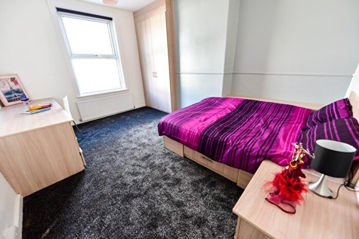 2 Bedroom Terraced House To Rent In Brooklyn Place, Armley, Leeds, LS12