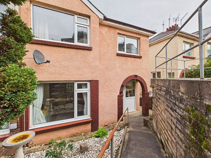 3 Bedroom Semi-Detached House For Sale In George Road, Paignton, TQ3