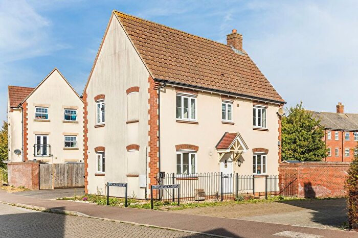 3 Bedroom Detached House For Sale In Peacock Mews, Didcot, OX11