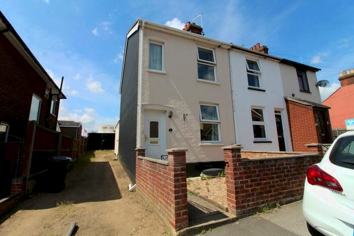 2 Bedroom End Of Terrace House To Rent In Waveney Road, Ipswich, IP1