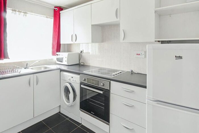 2 Bedroom Bungalow To Rent In Nicholas Road, Bramcote, Nottingham, NG9