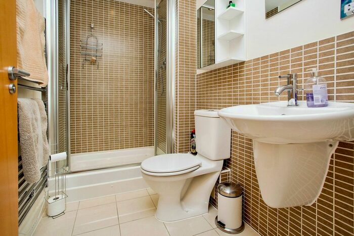 2 Bedroom Flat For Sale In Rope Quays, Gosport, PO12
