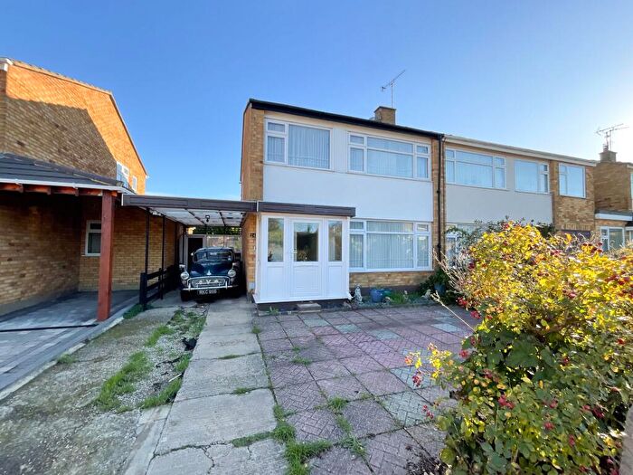 3 Bedroom Semi-Detached House To Rent In Stuart Close, Great Wakering, Southend-on-Sea, SS3