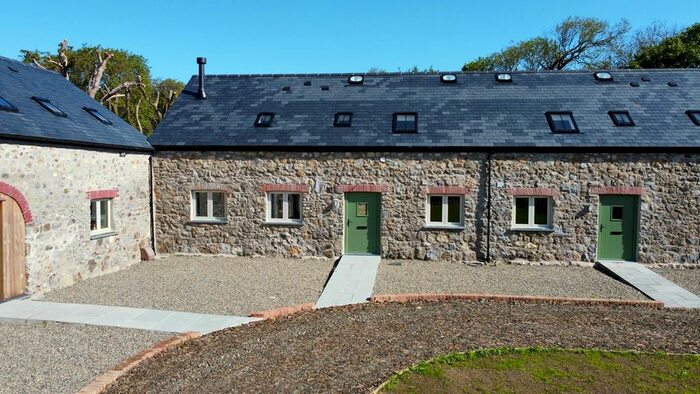 3 Bedroom Terraced House For Sale In East Dudwell, Camrose, SA62