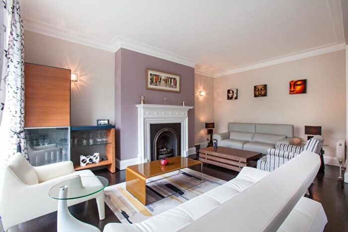 3 Bedroom Flat To Rent In Northwick Terrace, Little Venice, NW8