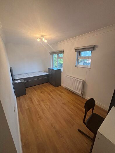 Semi Detached House To Rent In Redstone Hill, RH1