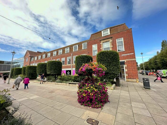 1 Bedroom Flat For Sale In Flat, Wigmores South, Welwyn Garden City, Hertfordshire, AL8