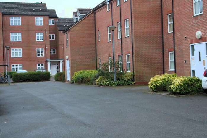 2 Bedroom Apartment To Rent In Stokesay Walk, West Bridgford, NG2