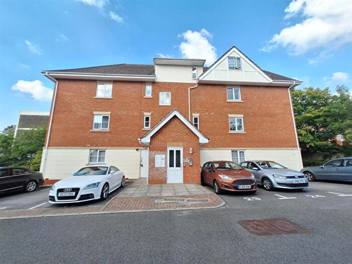 2 Bedroom Apartment To Rent In Basingstoke Road, Reading, RG2