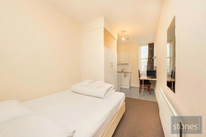 Apartment To Rent In Belsize Avenue, London, NW3