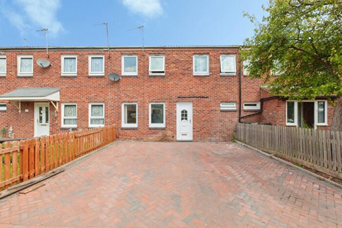 3 Bedroom Terraced House For Sale In Kings Lock Close, Leicester, Leicestershire, LE2