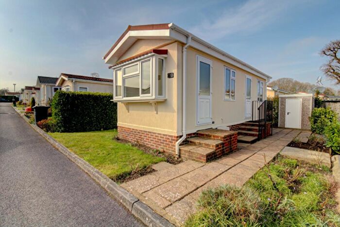 1 Bedroom Park Home For Sale In Horsham Road, Dorking, RH5