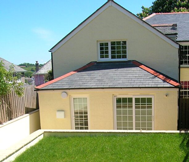 3 Bedroom Semi-Detached House To Rent In College Hill, Penryn, TR10