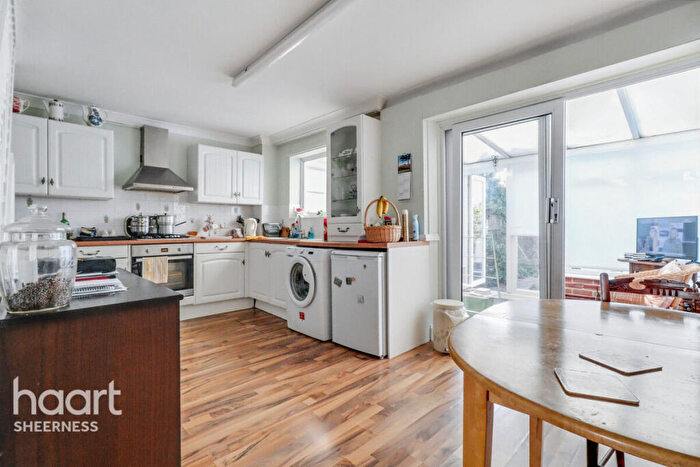 3 Bedroom End Of Terrace House For Sale In Seasalter Close, Warden, ME12