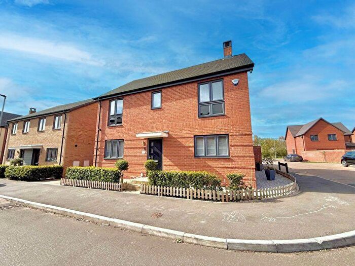 4 Bedroom Detached House For Sale In Pantheon Drive, Houghton Regis, LU5