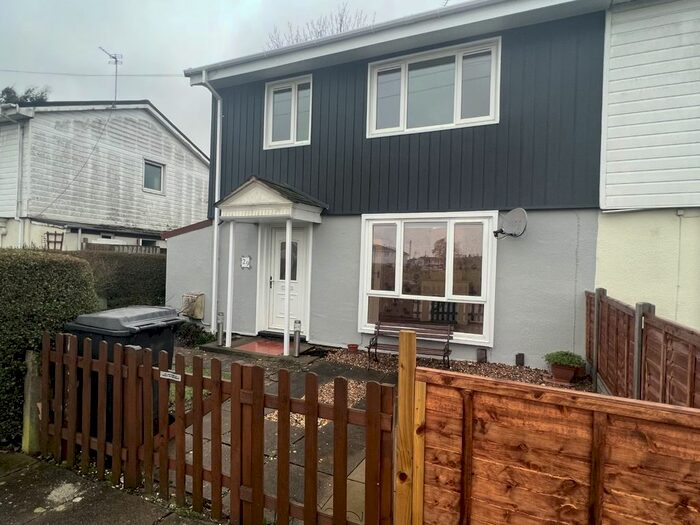 3 Bedroom Semi-Detached House To Rent In Holmwood Drive, Leicester, Leicestershire, LE3