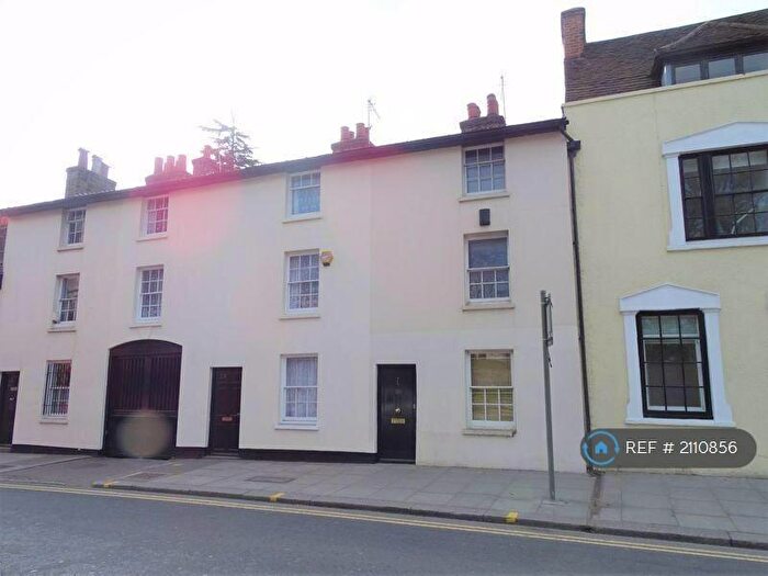 2 Bedroom Terraced House To Rent In Wood Street, Barnet, EN5