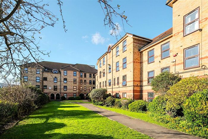 1 Bedroom Flat To Rent In Latchingdon Court, Forest Road, Walthamstow, E17