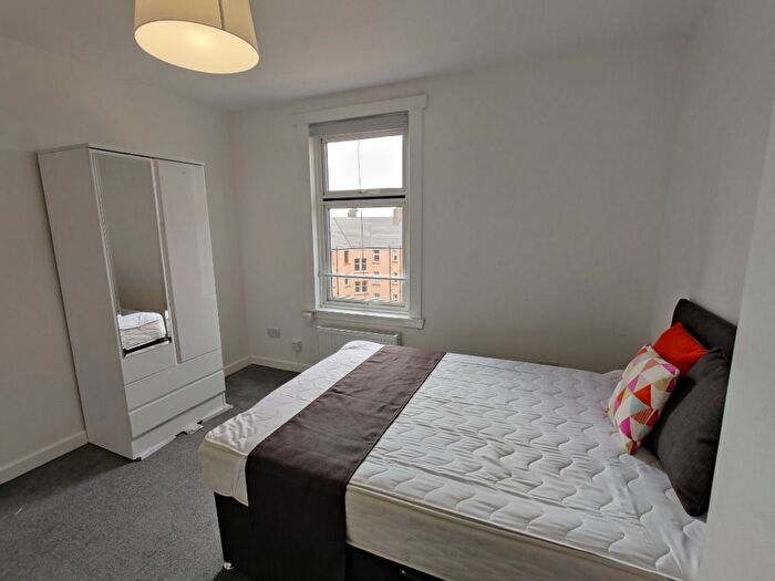 3 Bedroom Flat To Rent In Mitchell Street, West End, Dundee, DD2