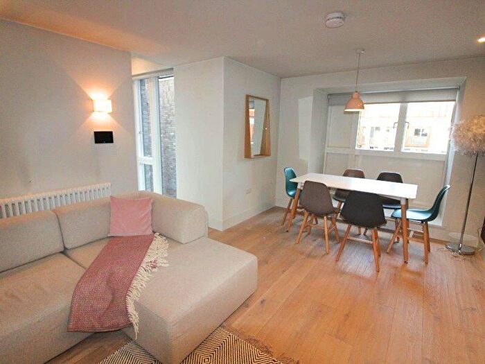3 Bedroom Town House To Rent In Bentinck Street, Manchester, M15