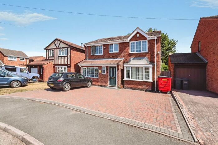 4 Bedroom Detached House For Sale In Burdons Close, Birmingham, B34